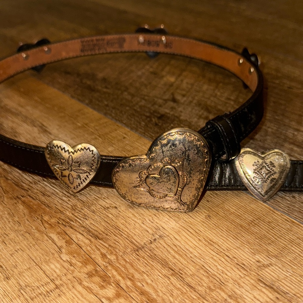Vintage 1991 Western Justin Heart Concho Black Leather Belt